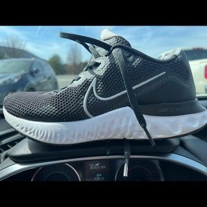 Women's Nike Tennis Shoes